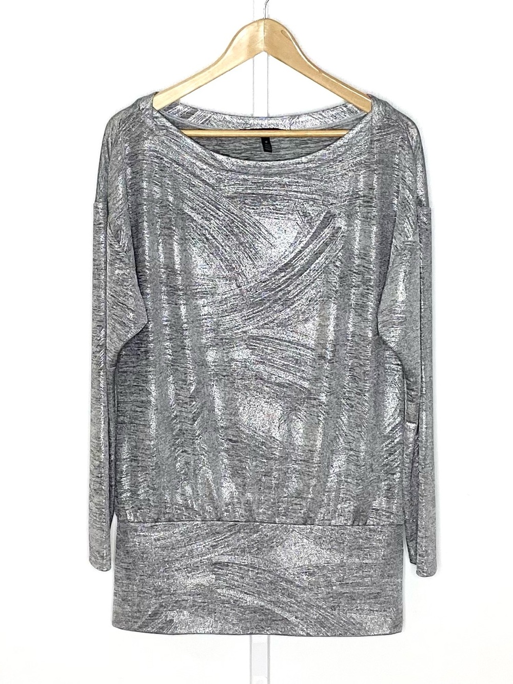 White House Black Market | Silver Metallic Brush Stroke Design Dolman Top Sz Med